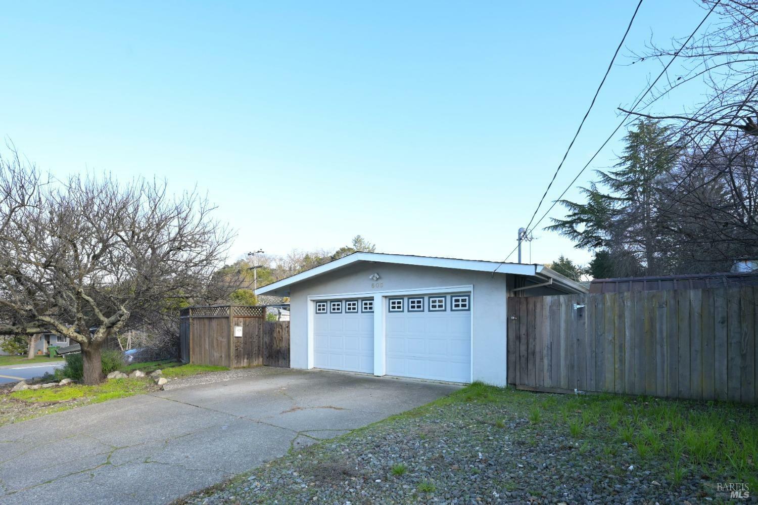 Property Photo:  605 Sunset Parkway  CA 94947 