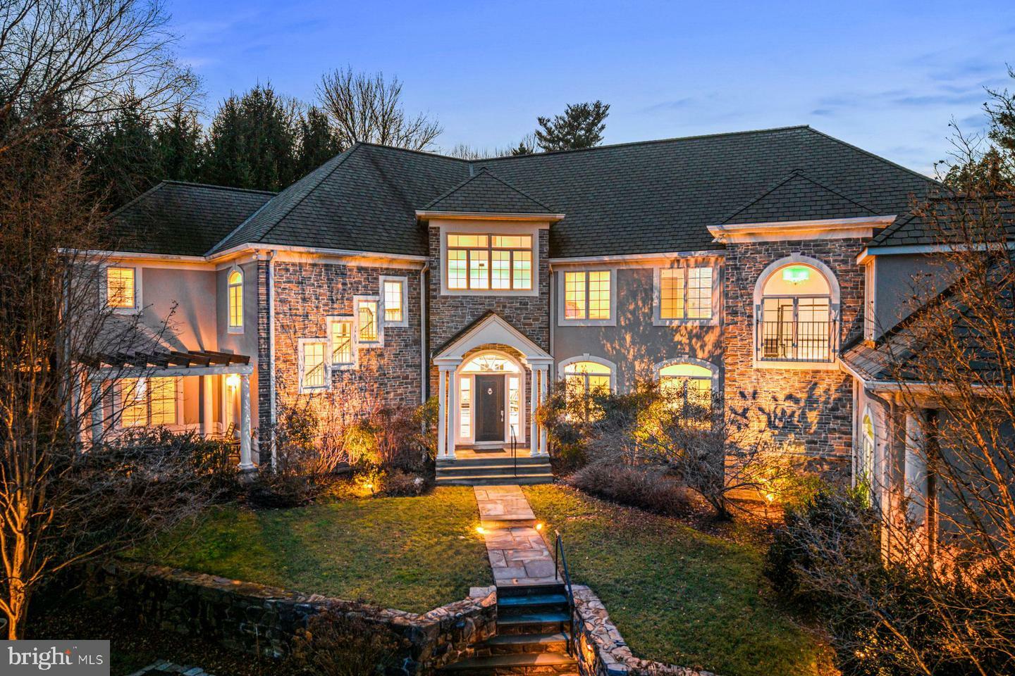 Property Photo: 952 Lafayette Road PA 19010