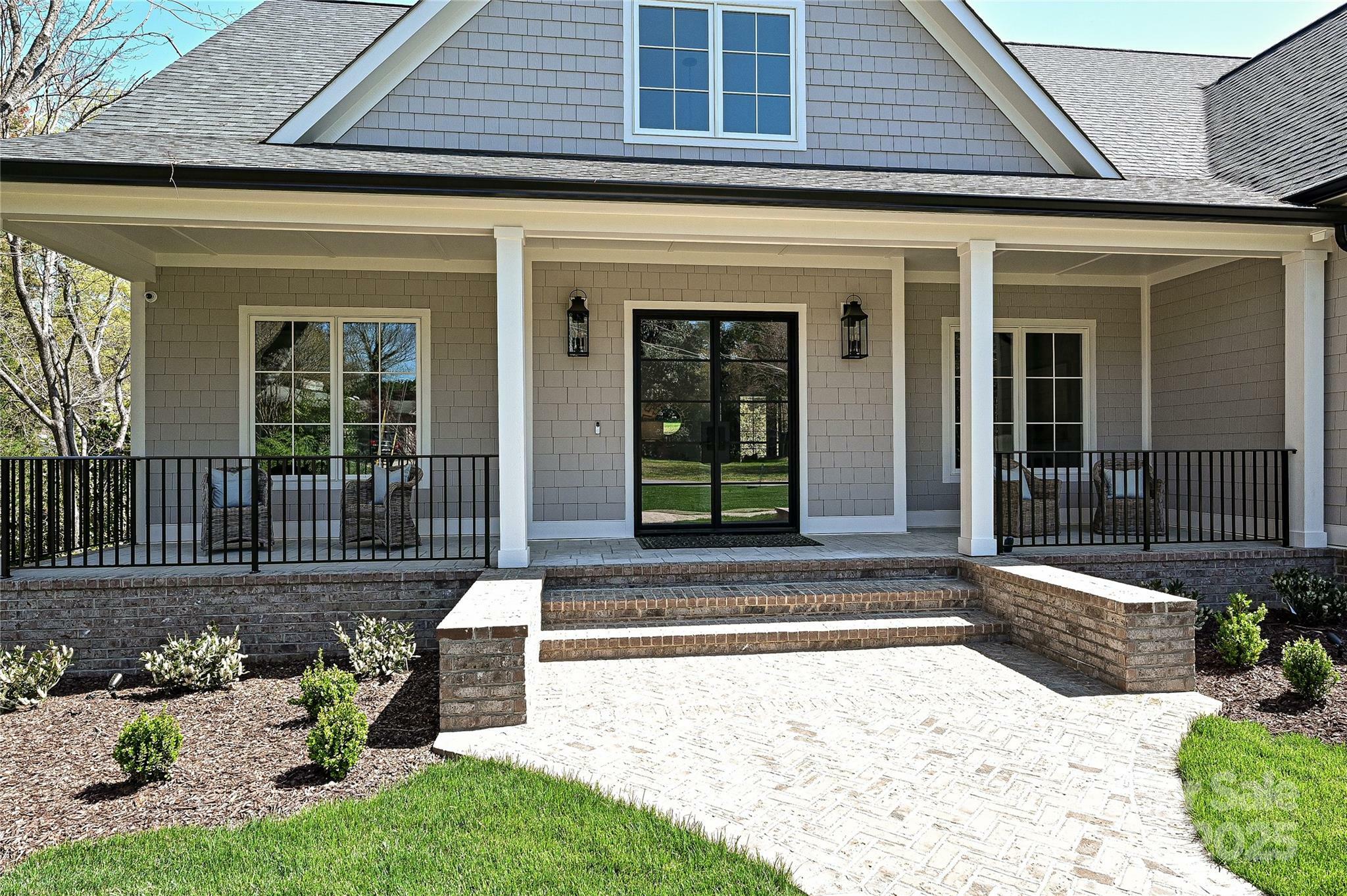 Property Photo: 3319 Gresham Place NC 28211