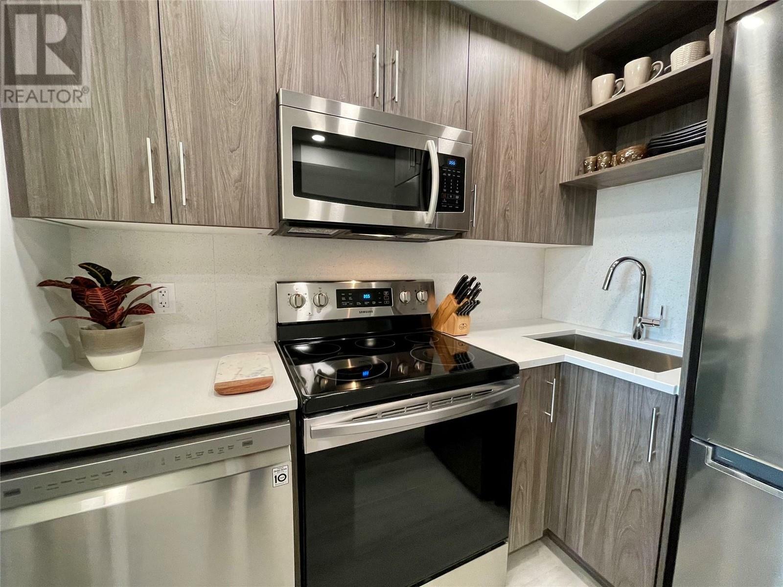 Property Photo:  345 Dougall Road North Ph12  BC V1X 3K8 