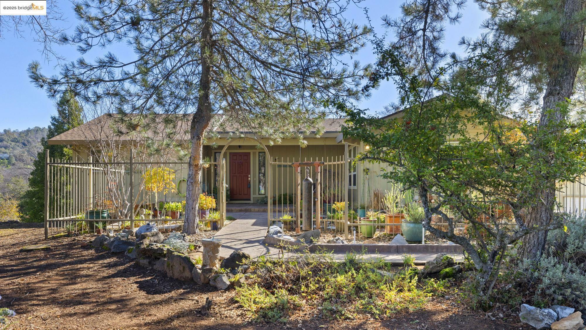 Property Photo: 23607 Porcina Way CA 95310