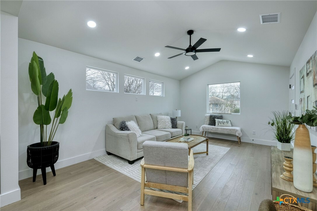 908 E 51st Street  Austin TX 78751 photo