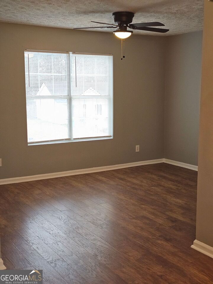 Property Photo: 4233 Viewpoint Lane GA 30294