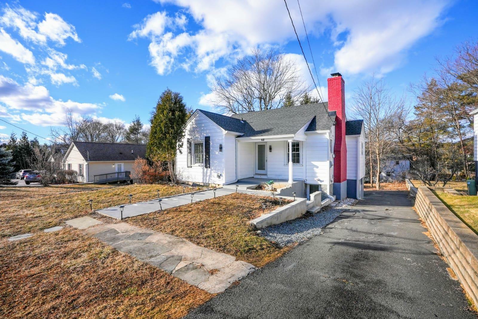 Property Photo:  68 North Road  NY 10603 