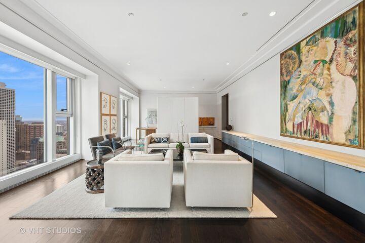 Property Photo:  77 E Walton Street 25D  IL 60611