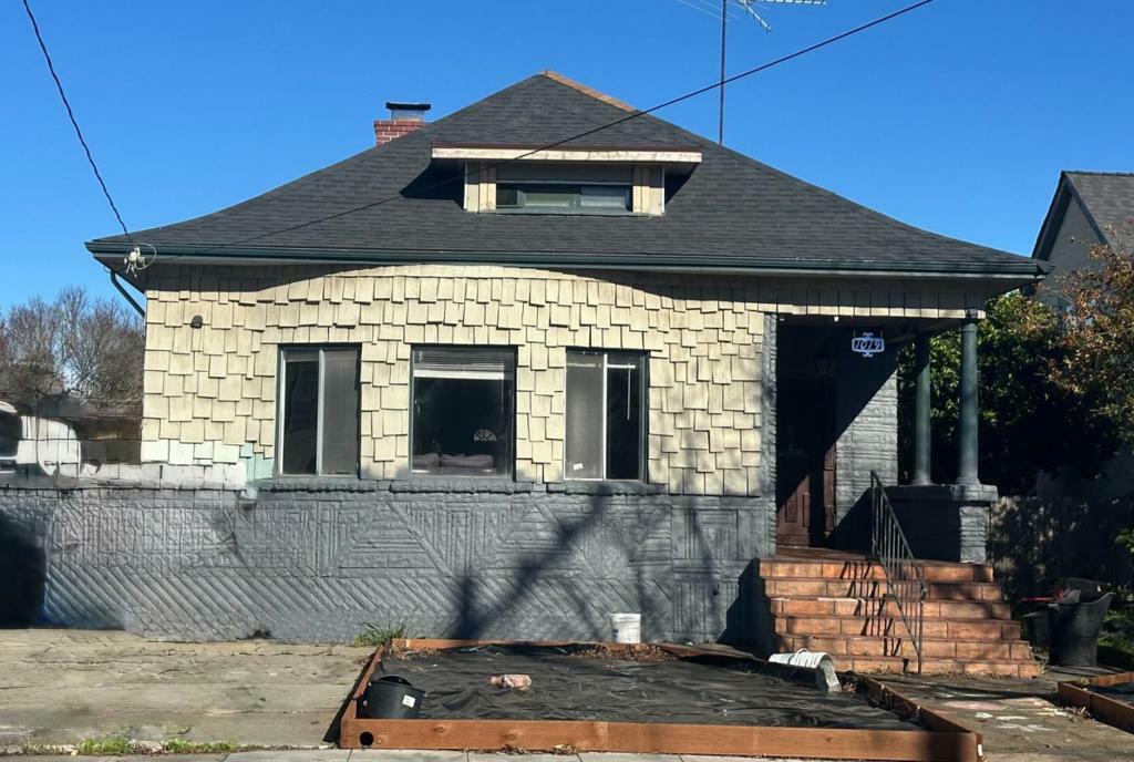 Property Photo:  1019 Buena Vista Avenue  CA 94501 