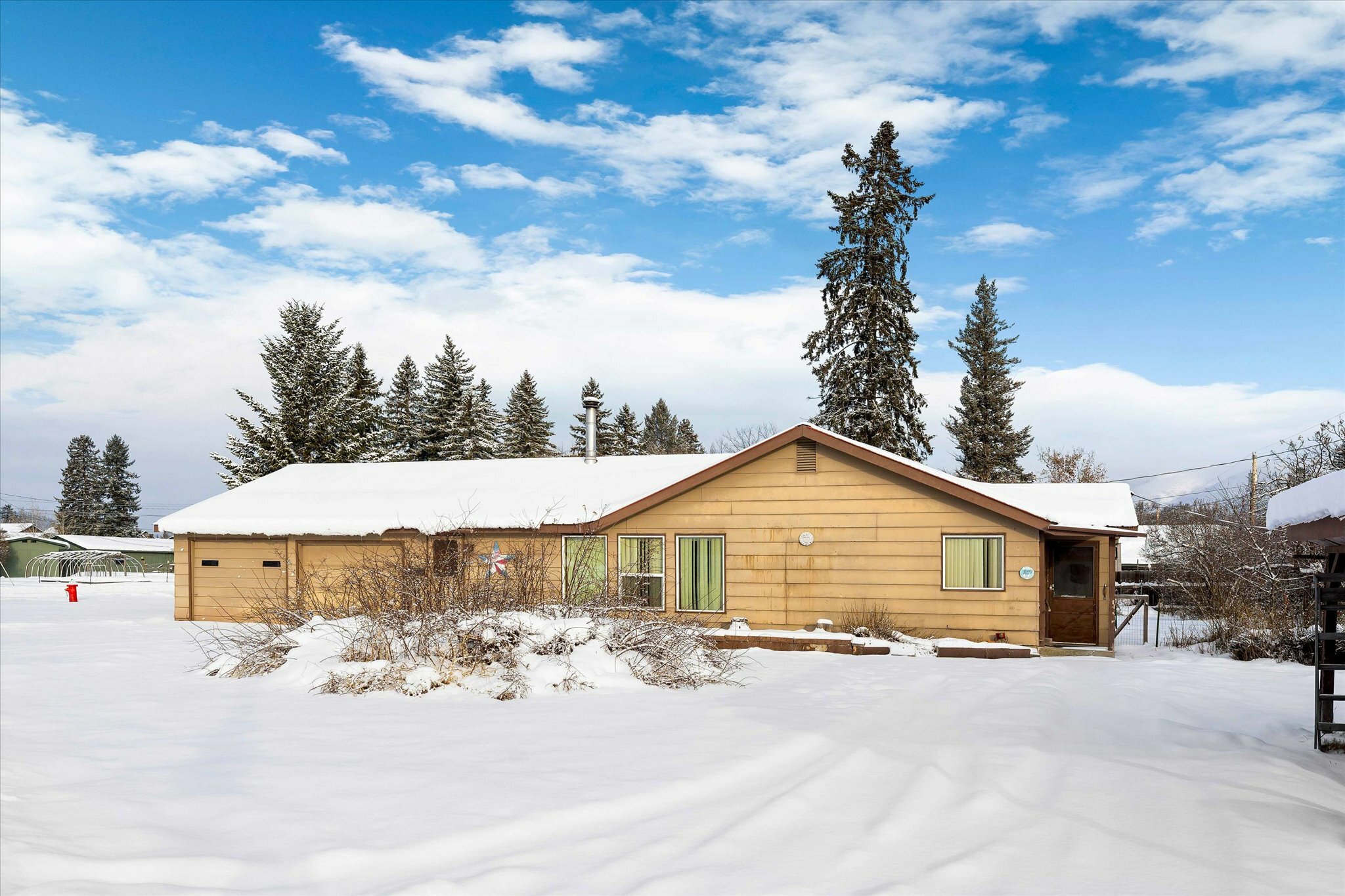 Property Photo:  708 Riverside Avenue  MT 59937 