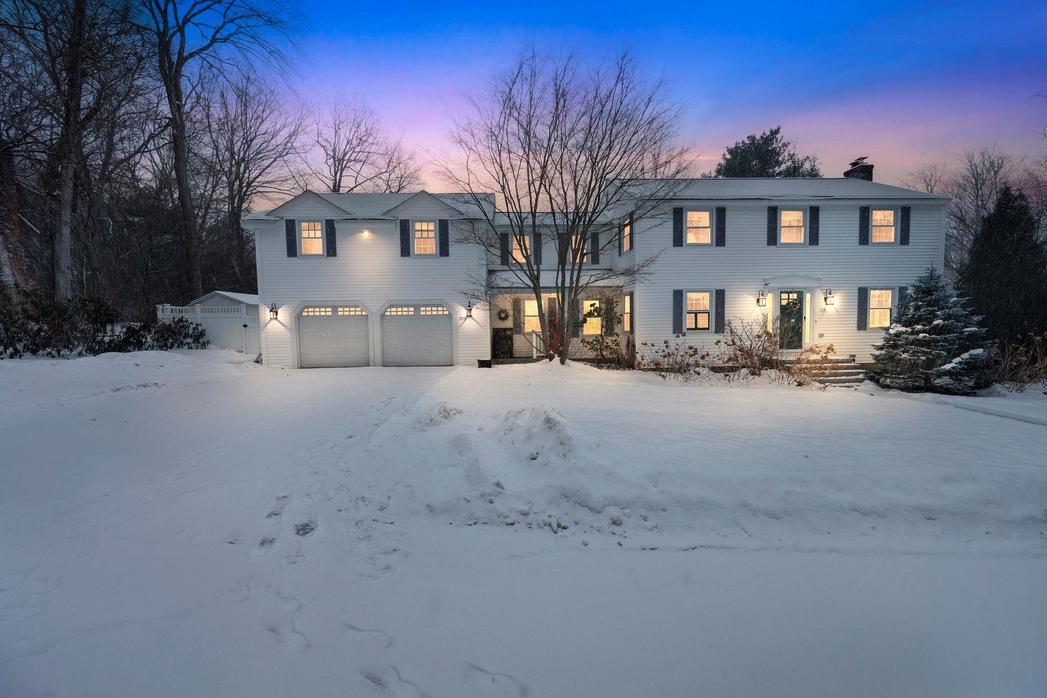 Property Photo: 205 North Bend Drive NH 03104