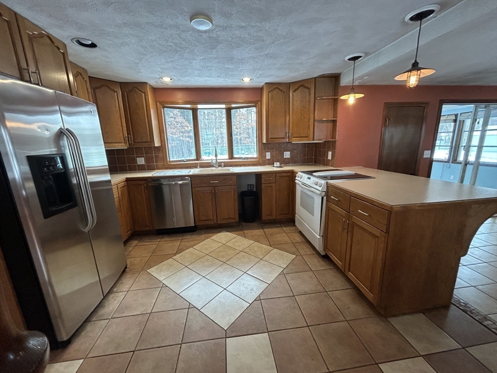 Property Photo: 5 Franklin Ave MA 01887