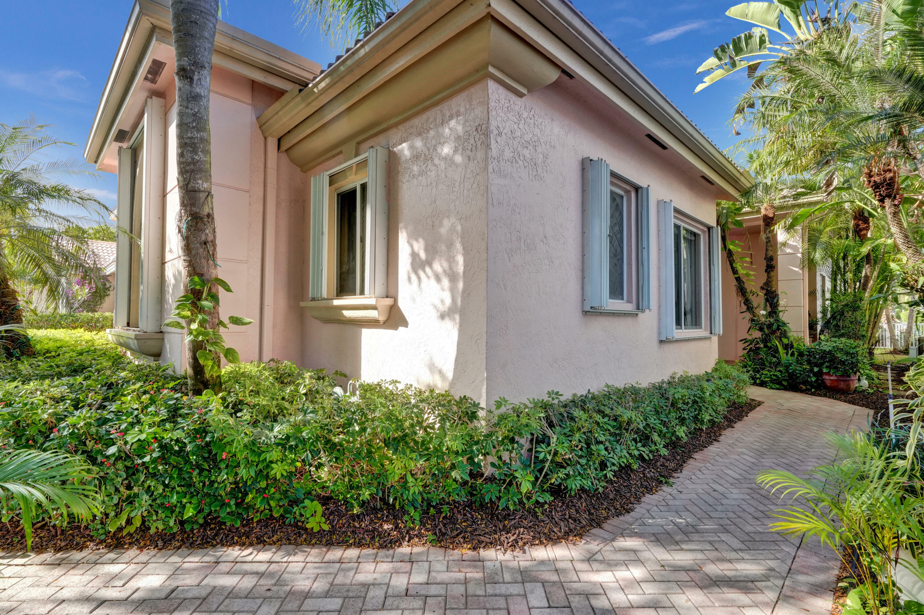 Property Photo:  7081 Mallorca Crescent  FL 33433 