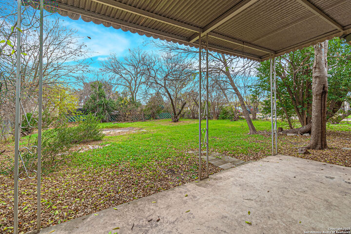 Property Photo: 138 Palm Dr TX 78228