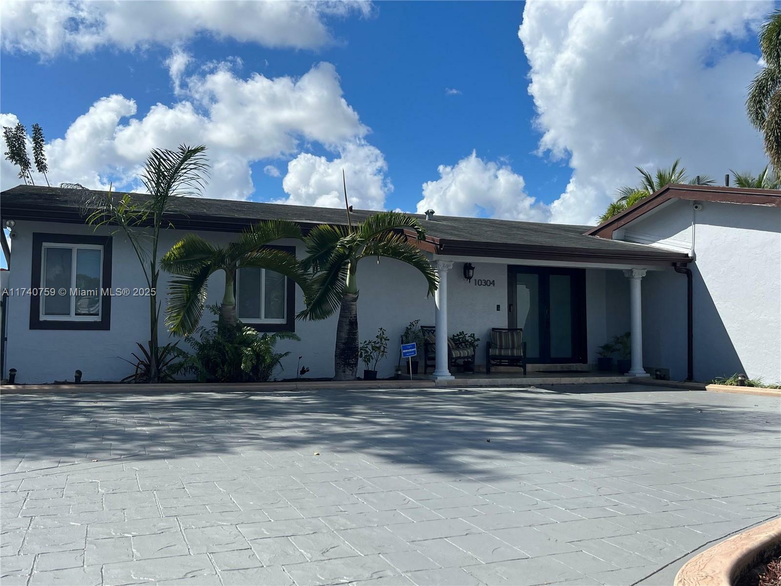 Property Photo: 10304 SW 127th Ct FL 33186