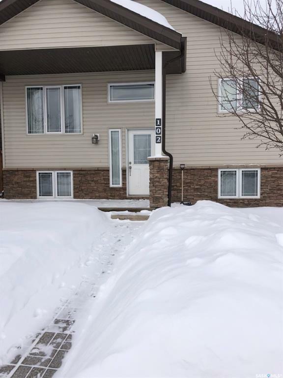 Property Photo:  102 West Hampton Boulevard  SK S7R 0B8 