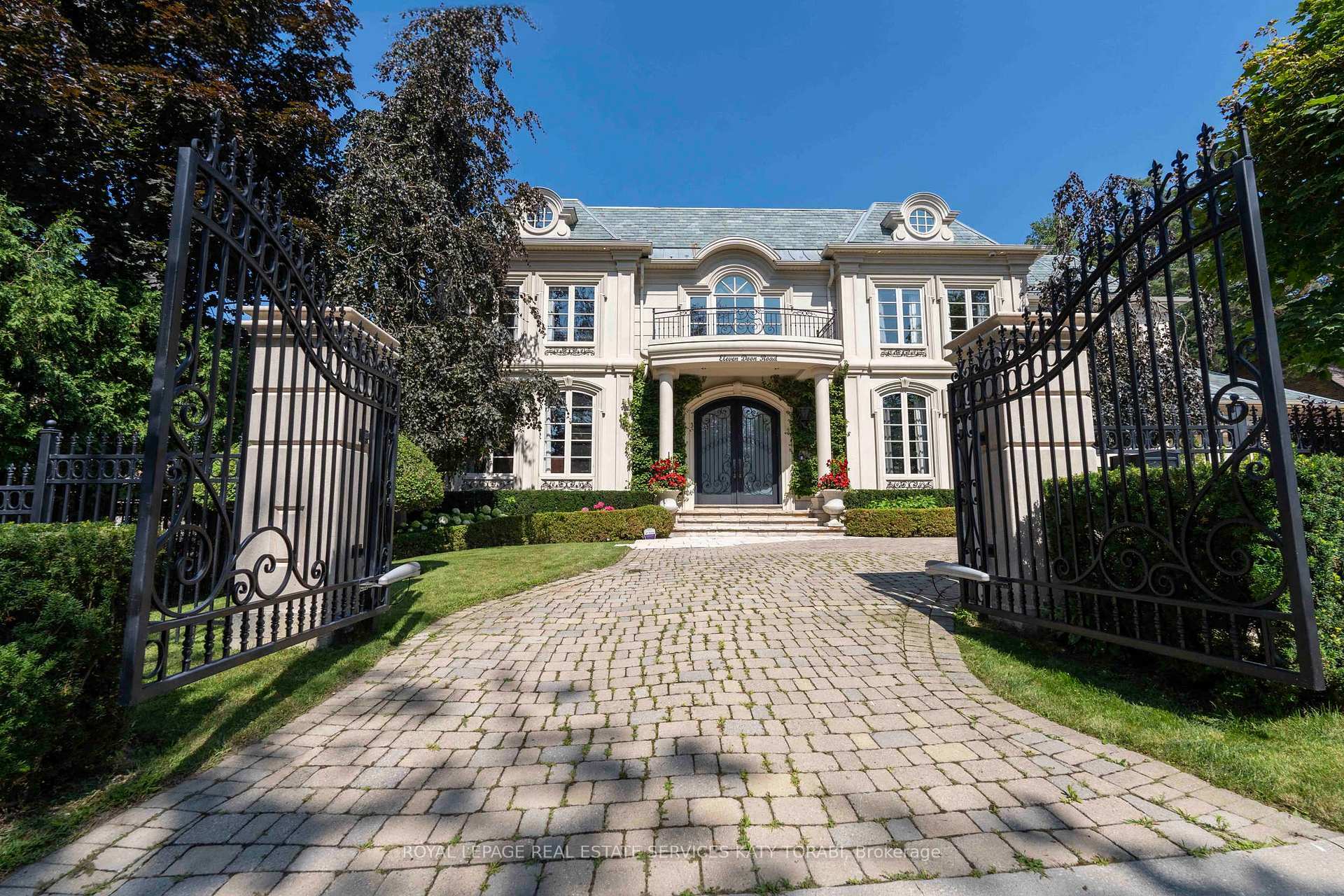 Property Photo: 11 Doon Road ON M2L 1M1