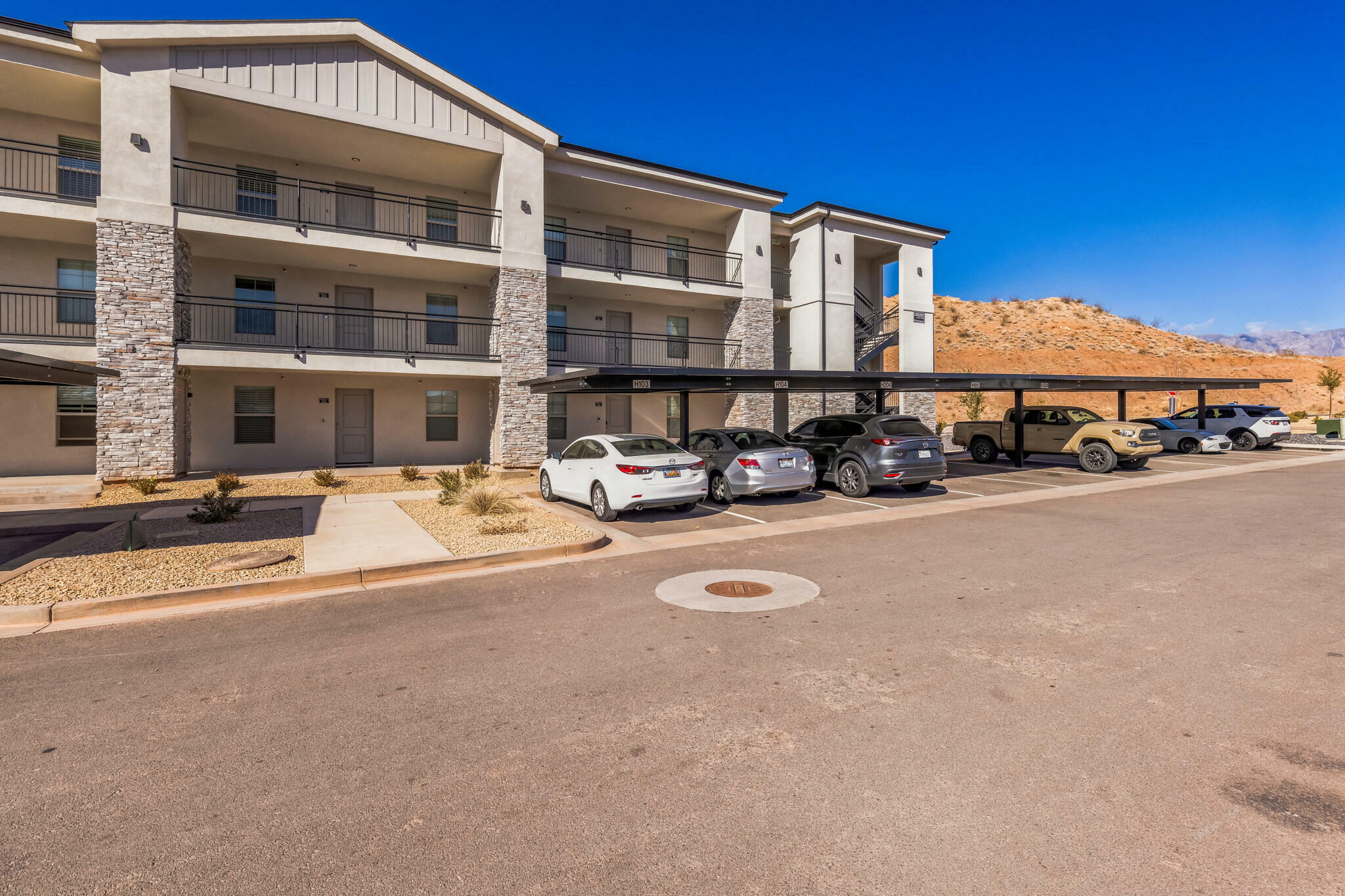 Property Photo:  179 N Rock Canyon St #205  UT 84737 