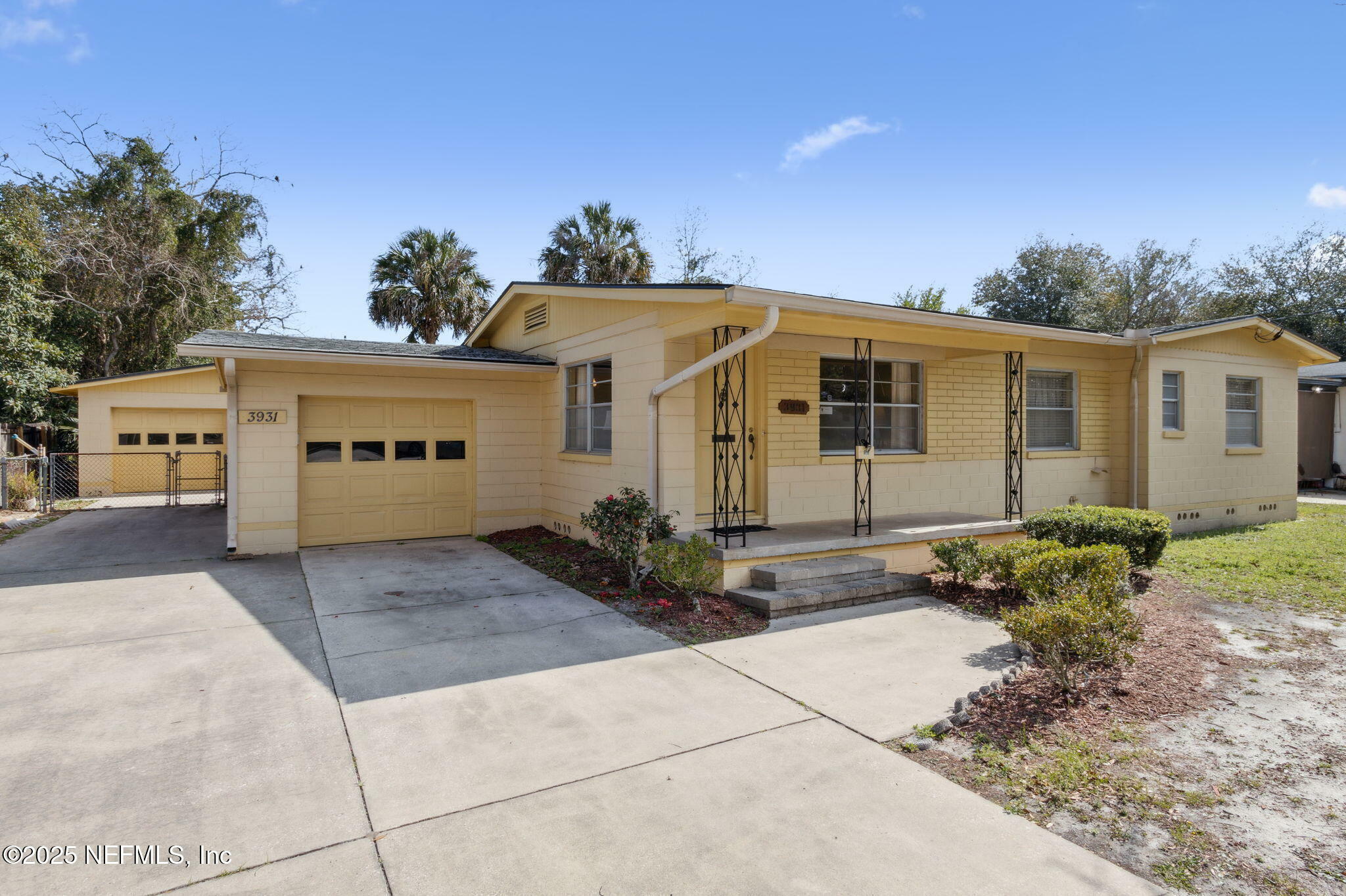 Property Photo:  3931 Tyndale Drive  FL 32210 