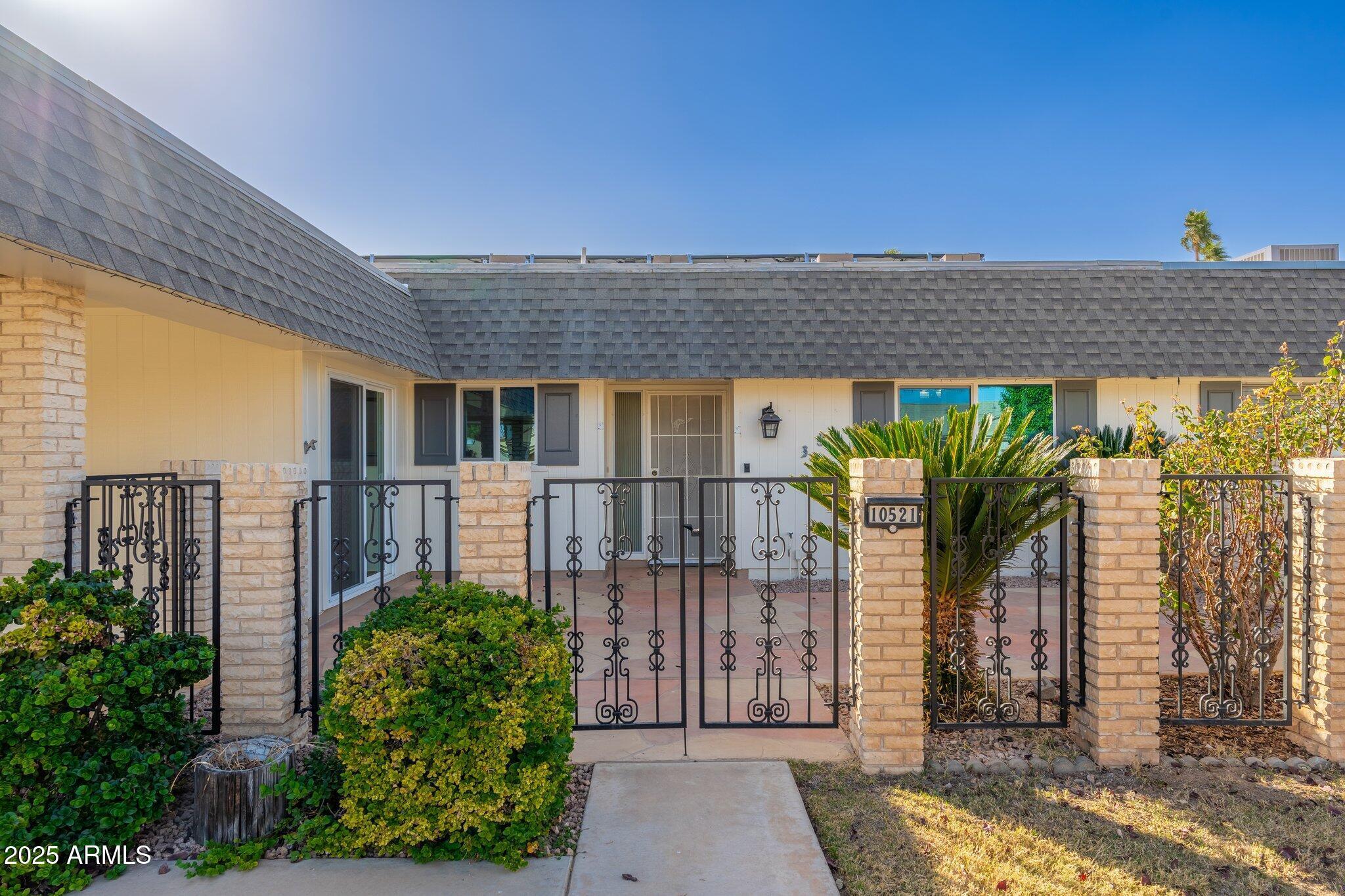 Property Photo: 10521 W Roundelay Circle AZ 85351