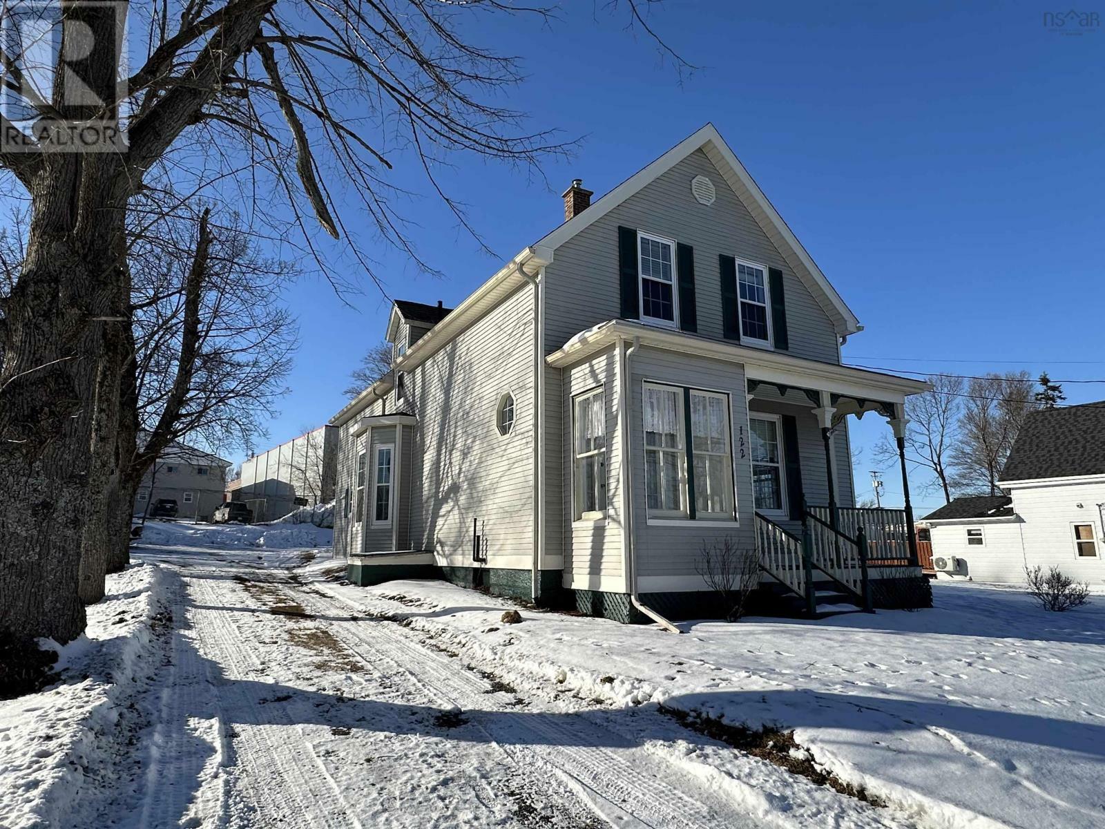 Property Photo:  122 Mackay Street  NS B0K 1S0 