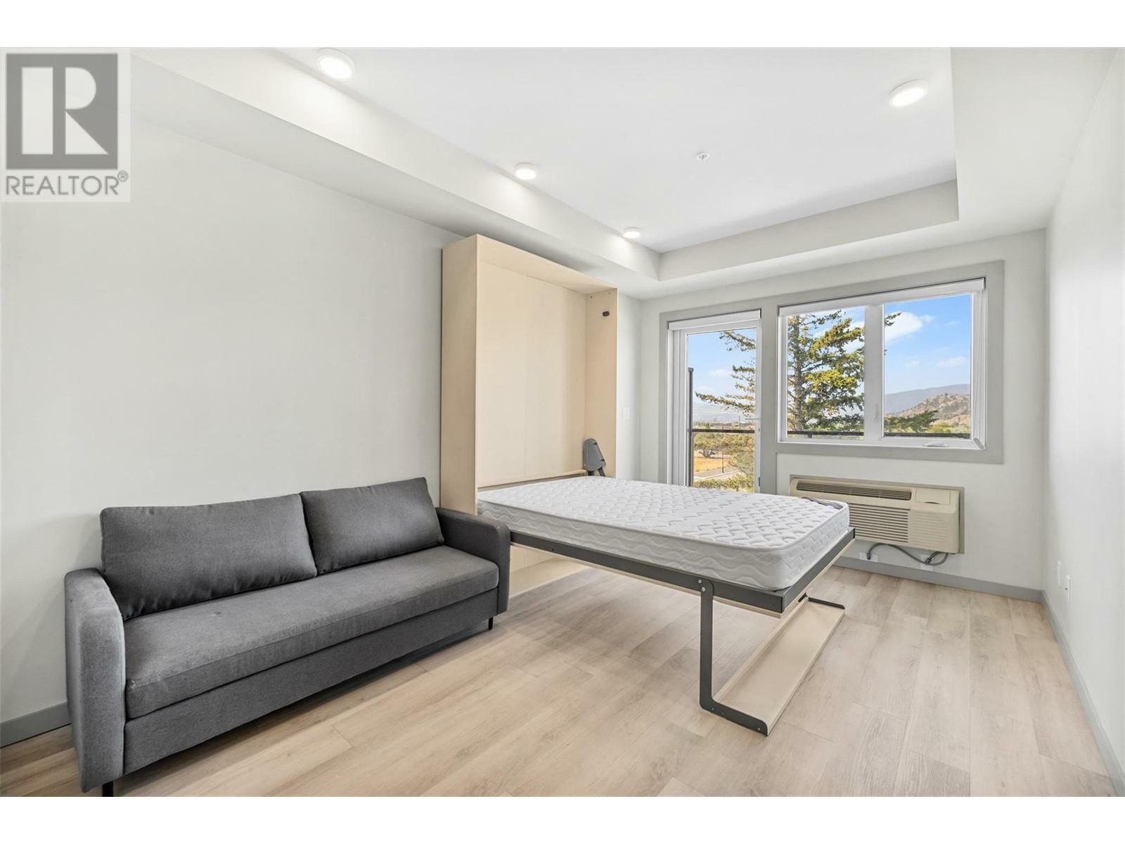 Property Photo:  345 Dougall Road North Ph3  BC V1X 3K8 