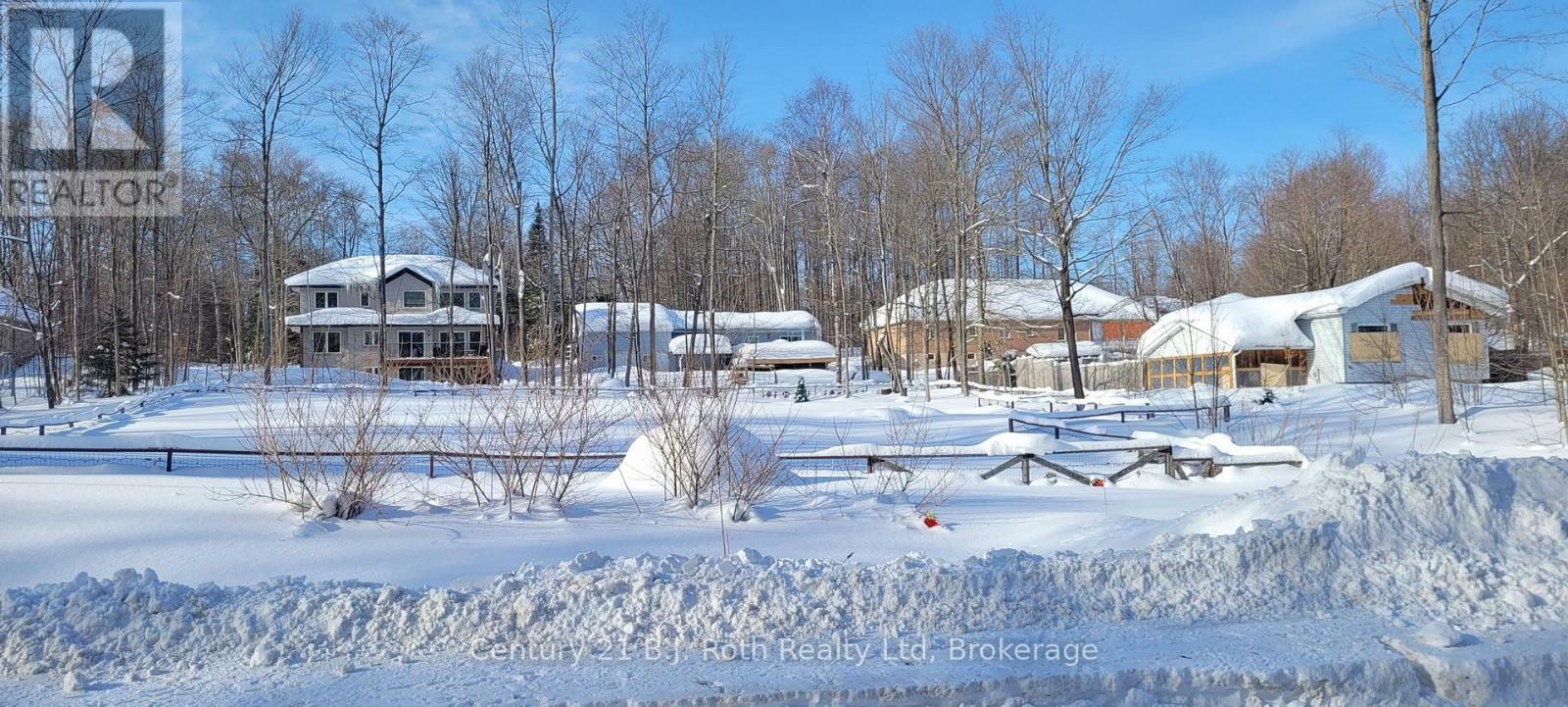 76 McArthur Drive  Penetanguishene ON L9M 1W9 photo