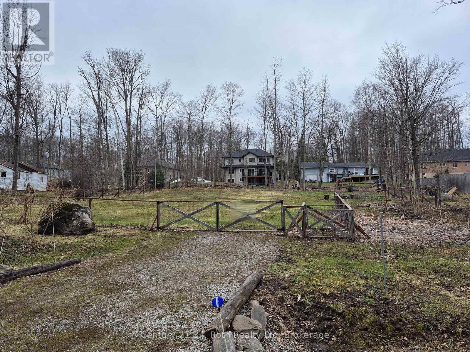 76 McArthur Drive  Penetanguishene ON L9M 1W9 photo