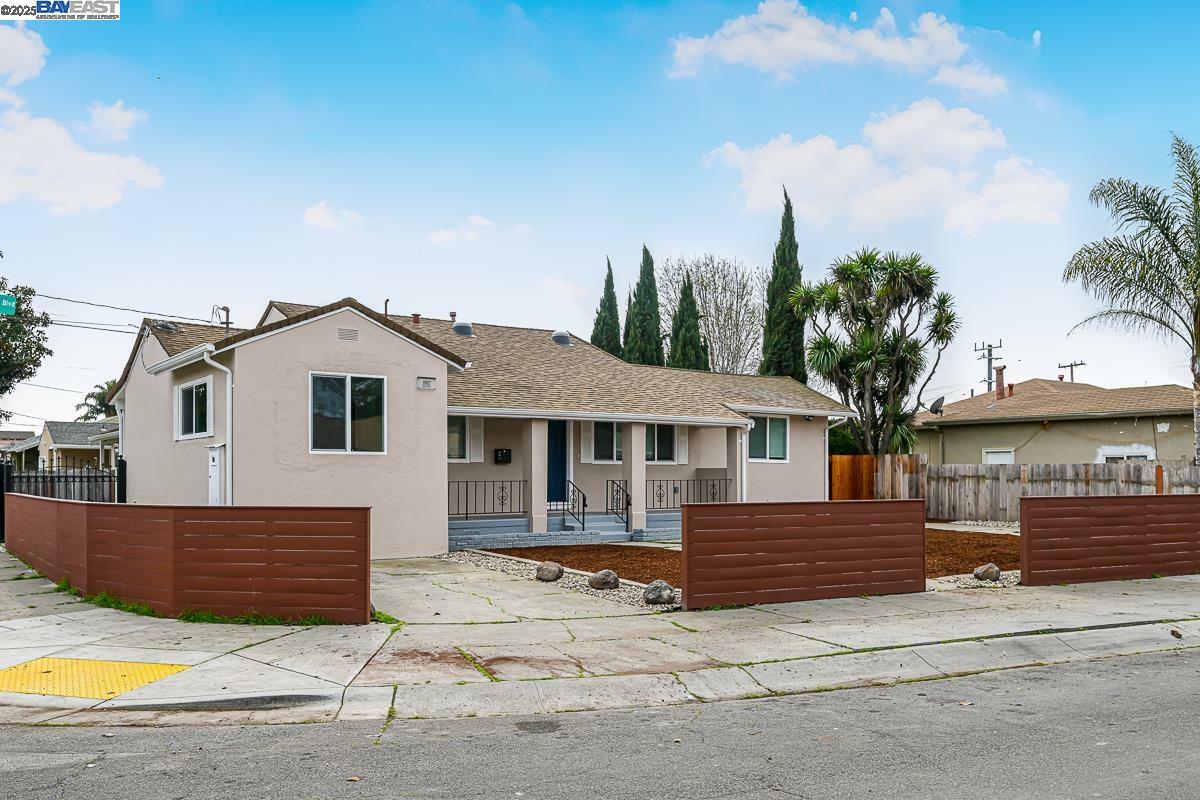 Property Photo:  1917 North Blvd  CA 94577 