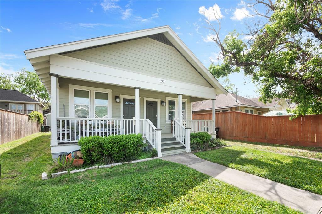 Property Photo: 732 E 12th 1/2 Street Unit 1 TX 77008