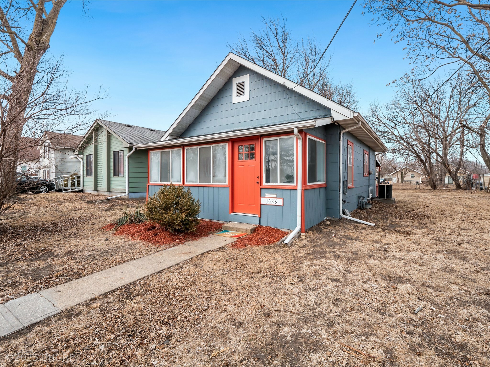 Property Photo:  1636 Walker Street  IA 50316 