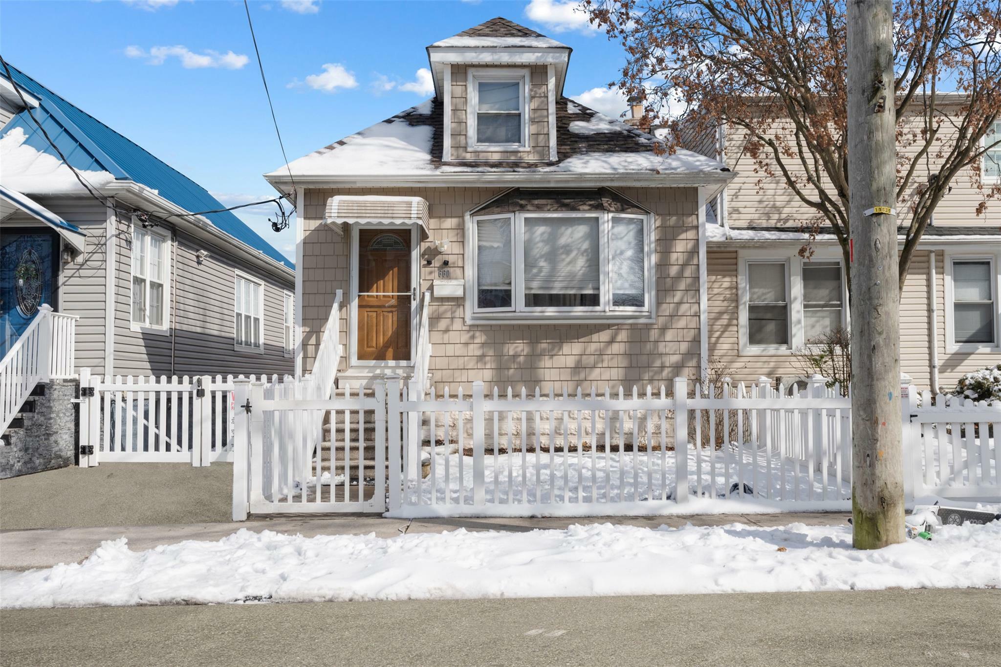 Property Photo: 660 Clarence Avenue NY 10465