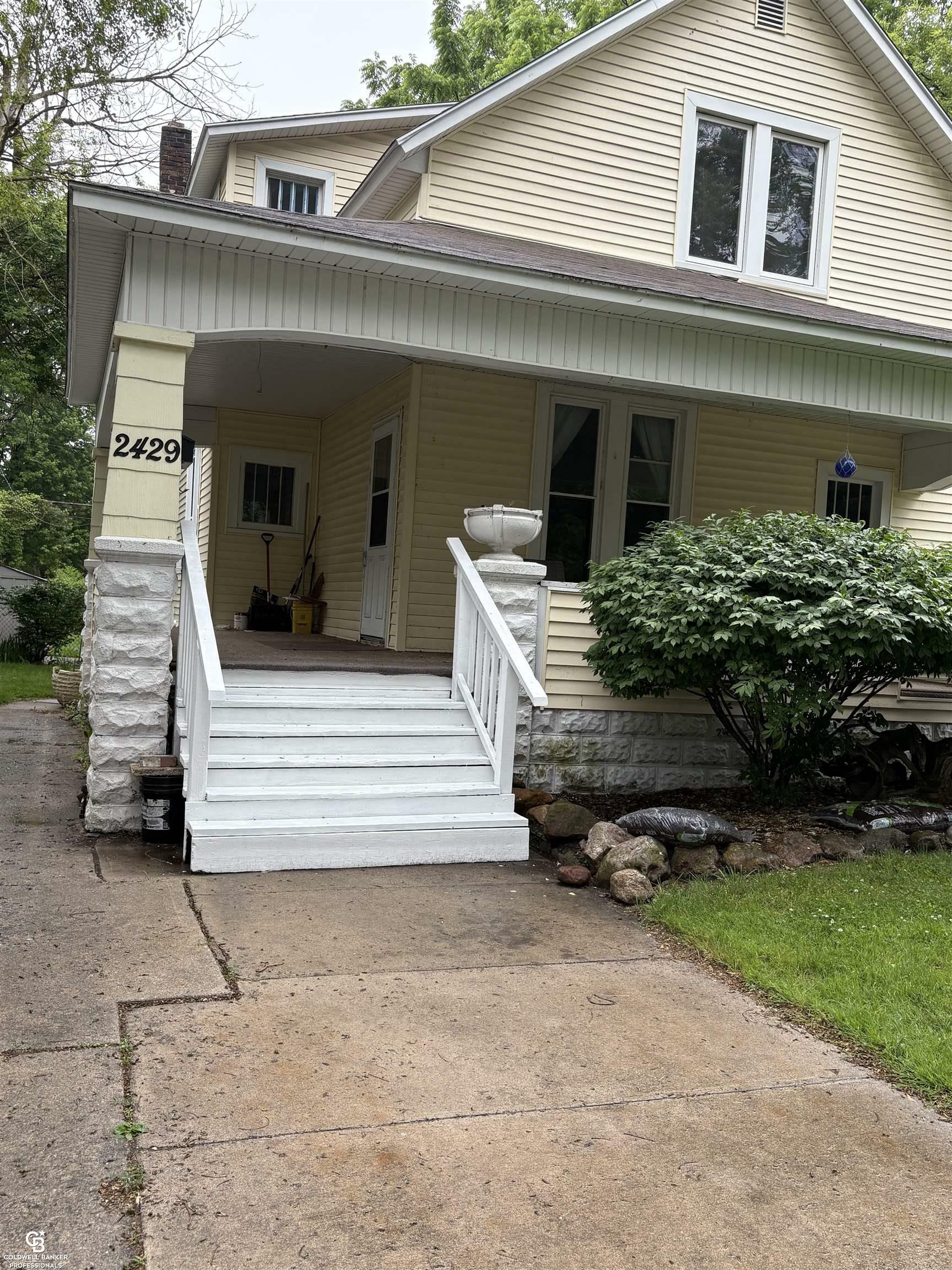 Property Photo: 2429 Walnut St Street MI 48060