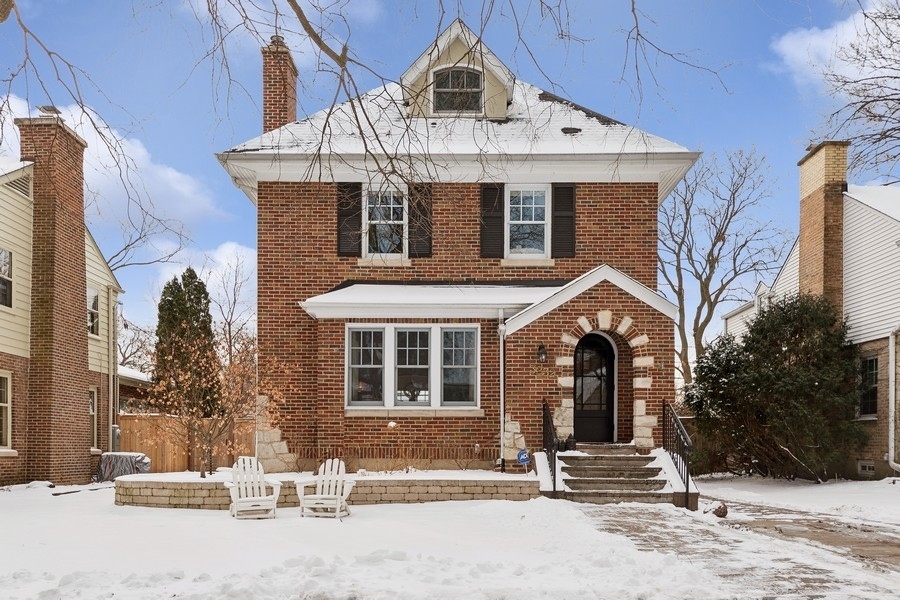 Property Photo:  3232 Hartzell Street  IL 60201 