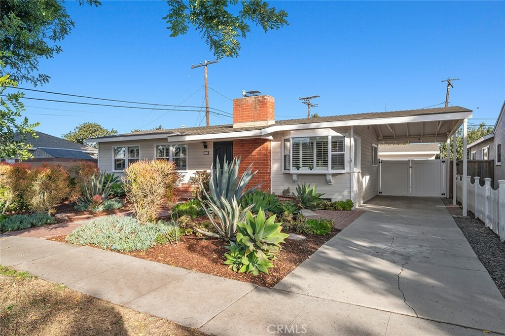 Property Photo:  1940 Fanwood Avenue  CA 90815 