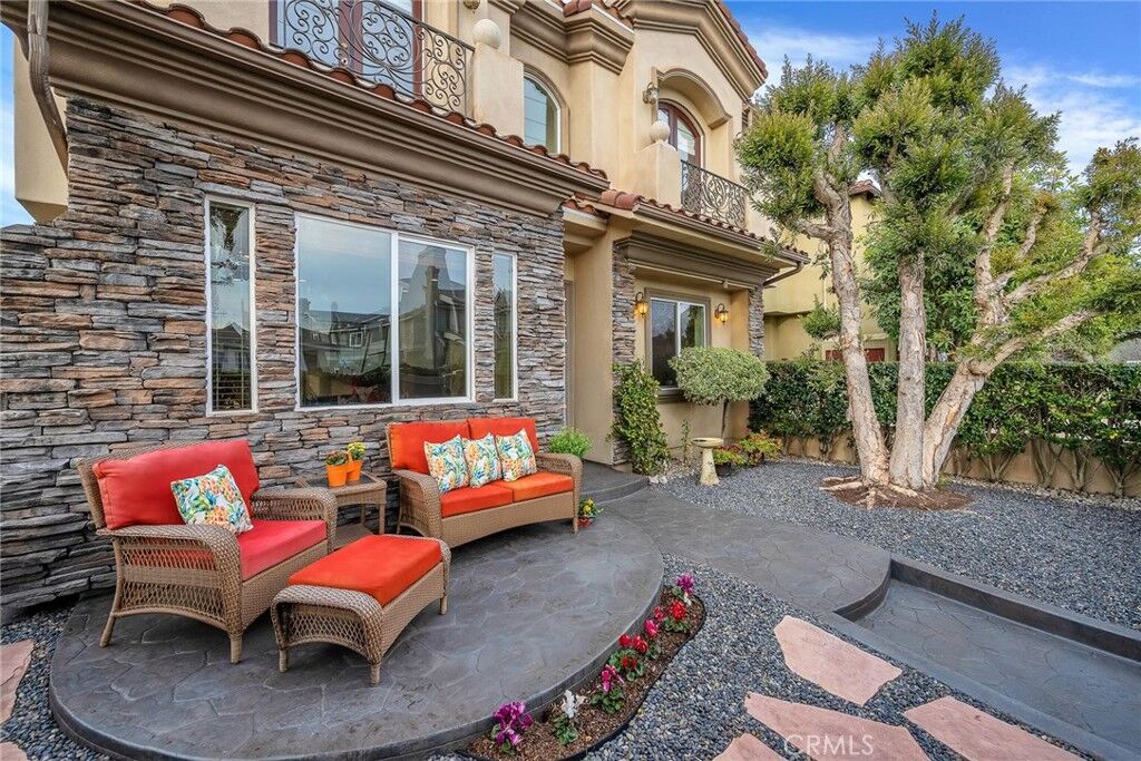 Property Photo: 2221 Warfield Avenue A CA 90278