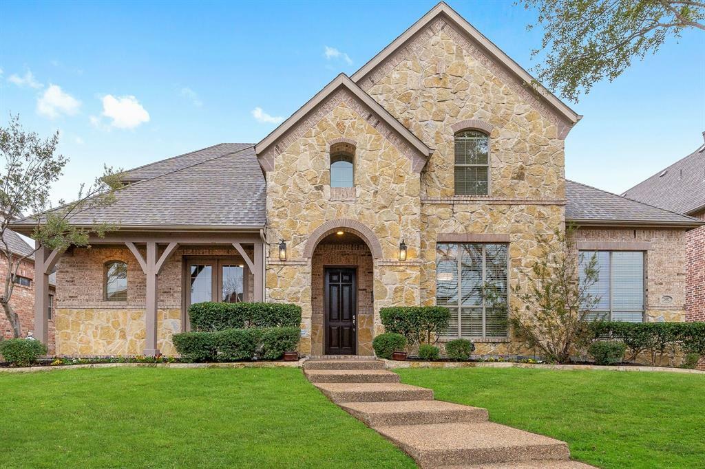 Property Photo:  2412 Lady Of The Lake Boulevard  TX 75056 