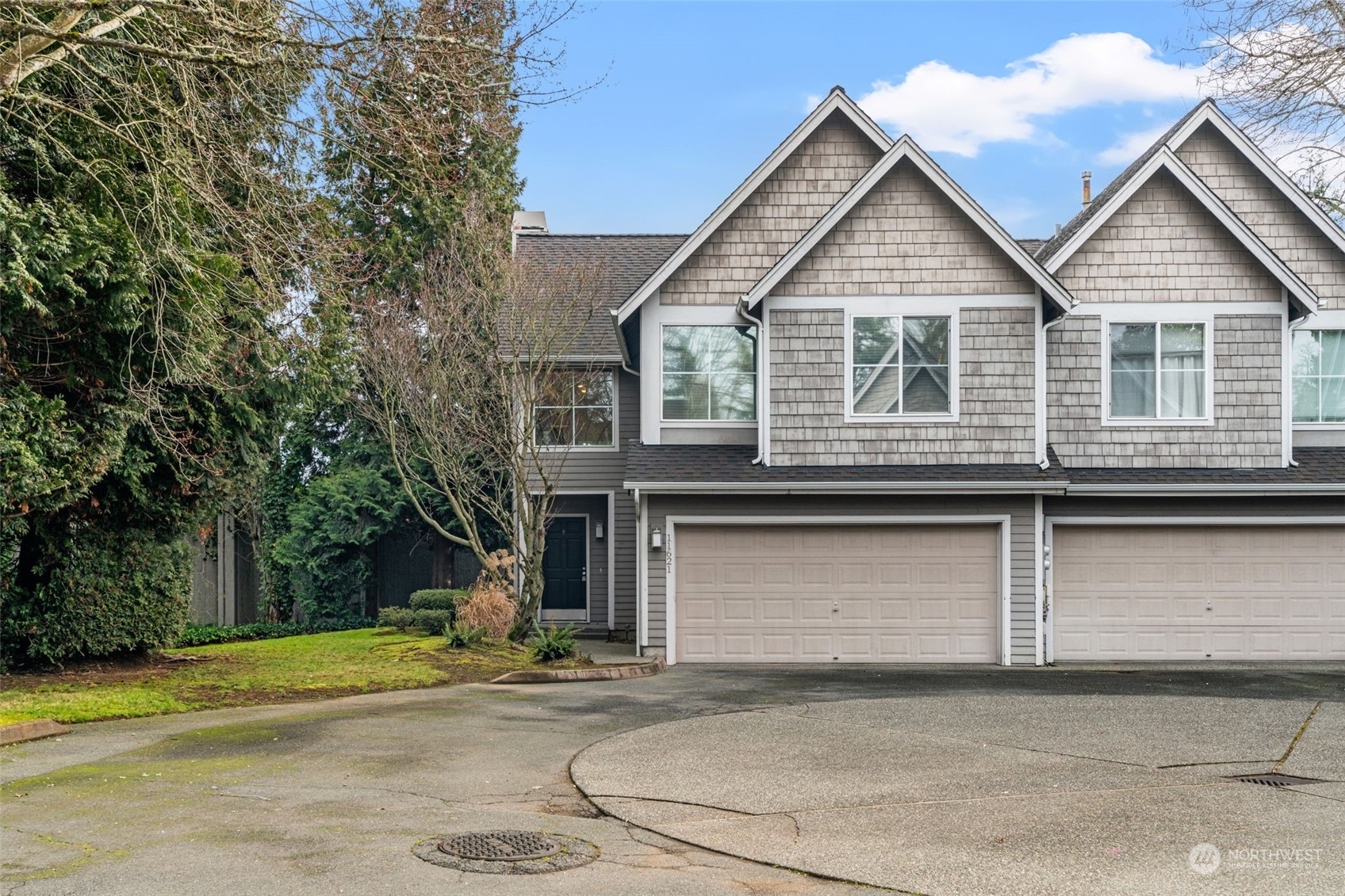 Property Photo: 11621 NE 90th Street WA 98033