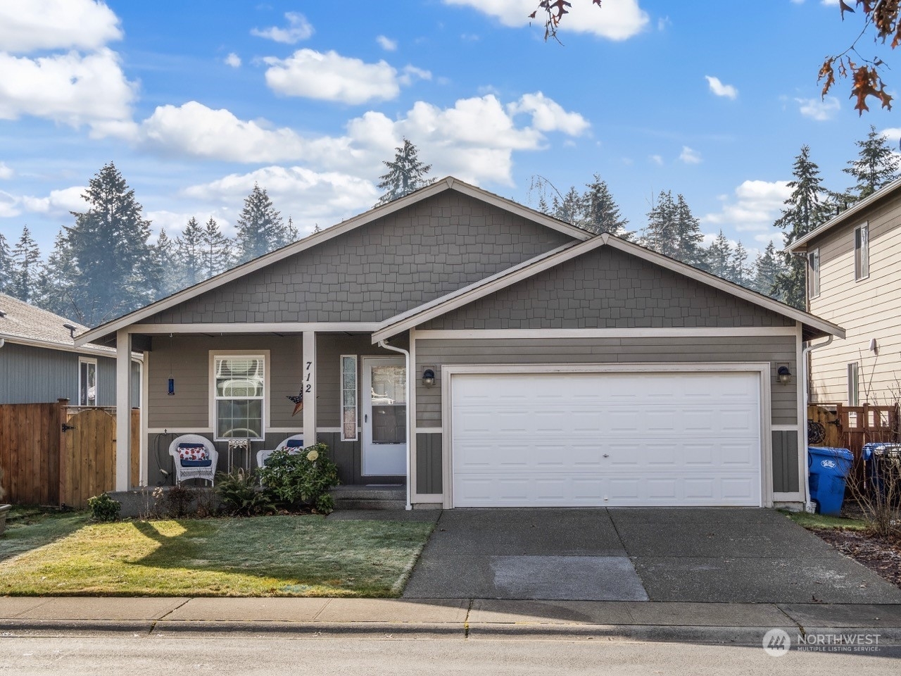 Property Photo:  712  206th Street Ct E  WA 98387 