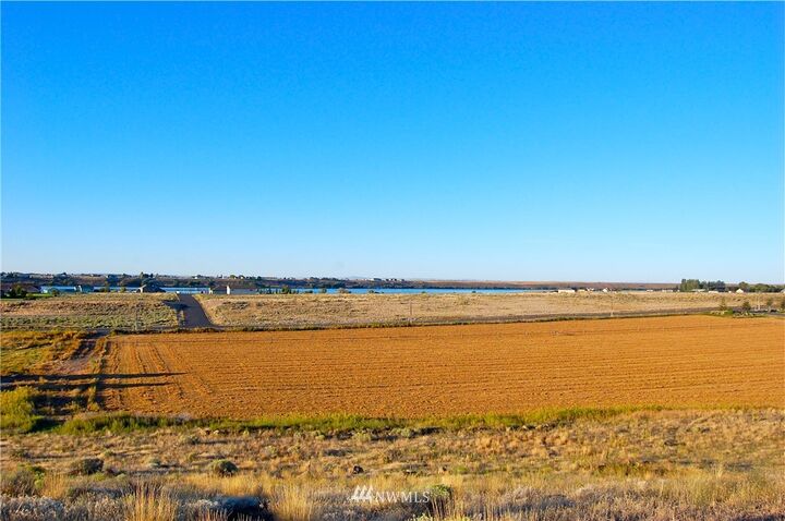 5181  Road 7.3  NE  Moses Lake WA 98837 photo