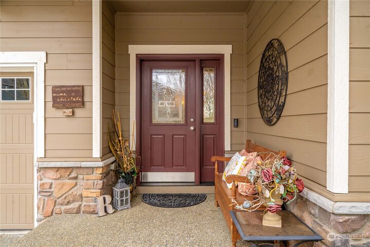 Property Photo:  20201  77th Street Ct E  WA 98391 
