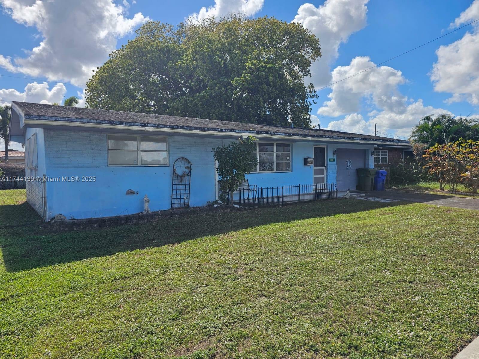 Property Photo:  8600 Taft St  FL 33024 