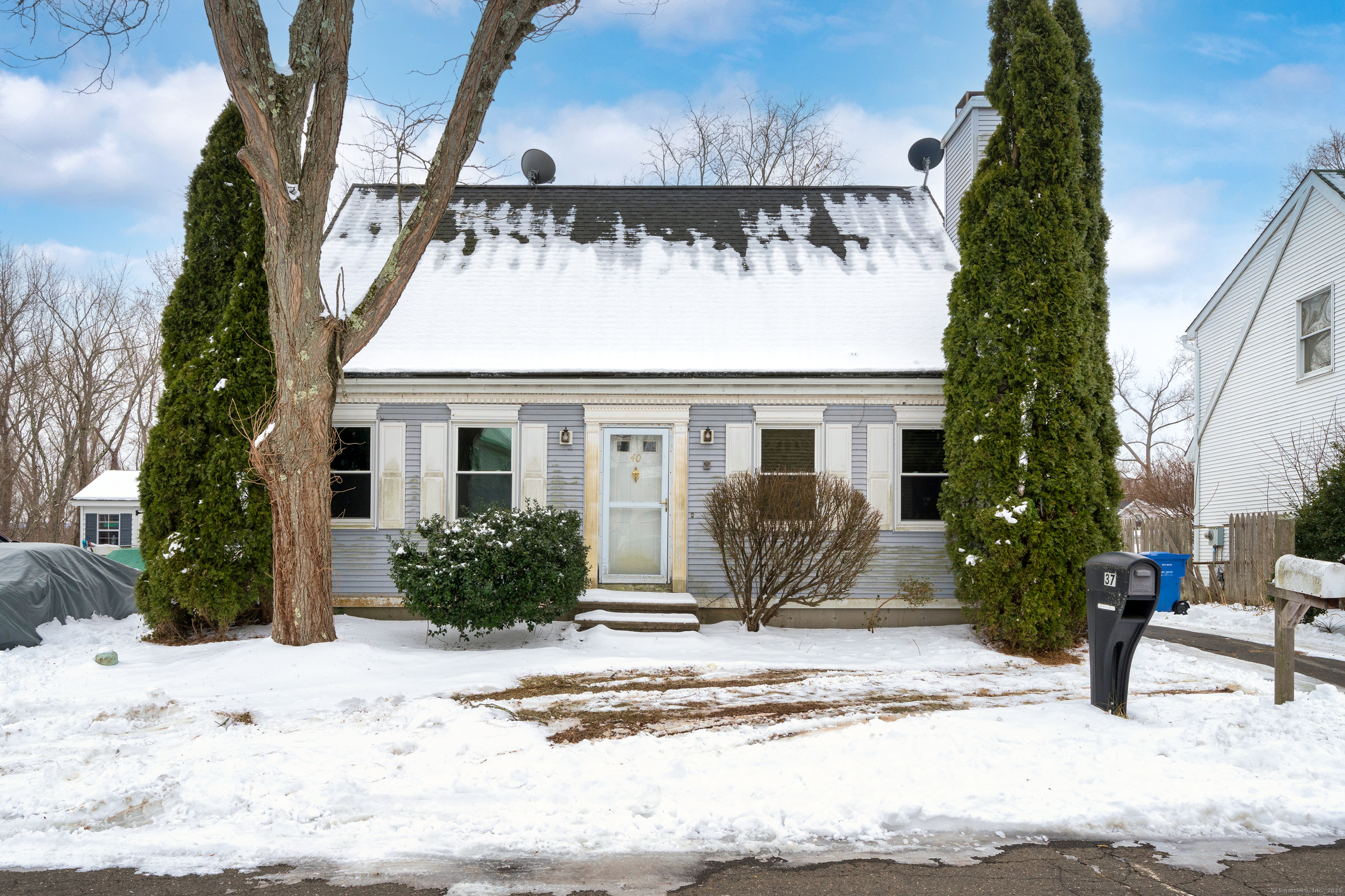 Property Photo:  40 Kingsbury Lane  CT 06033 