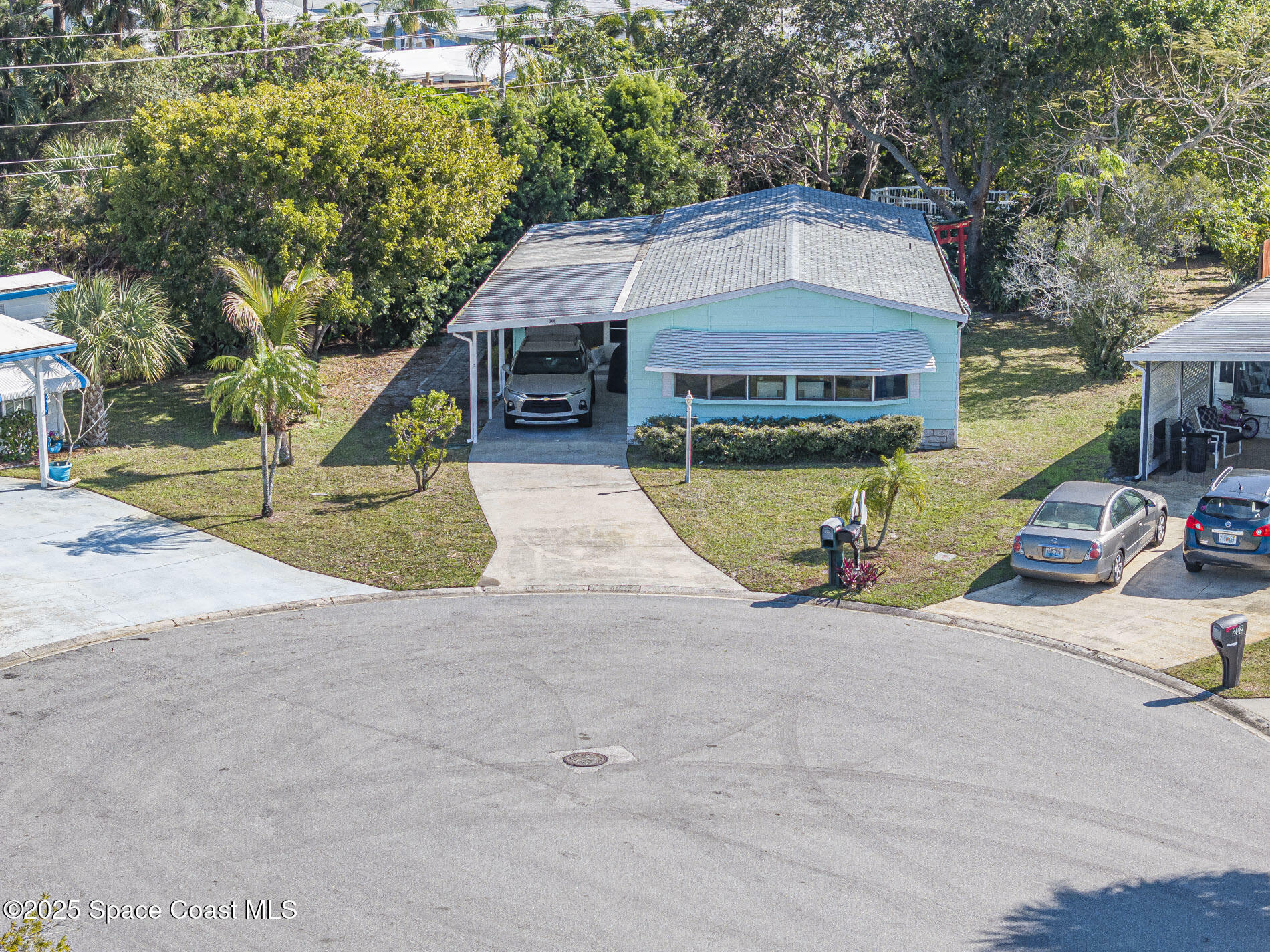 Property Photo: 206 Almond Court FL 32976
