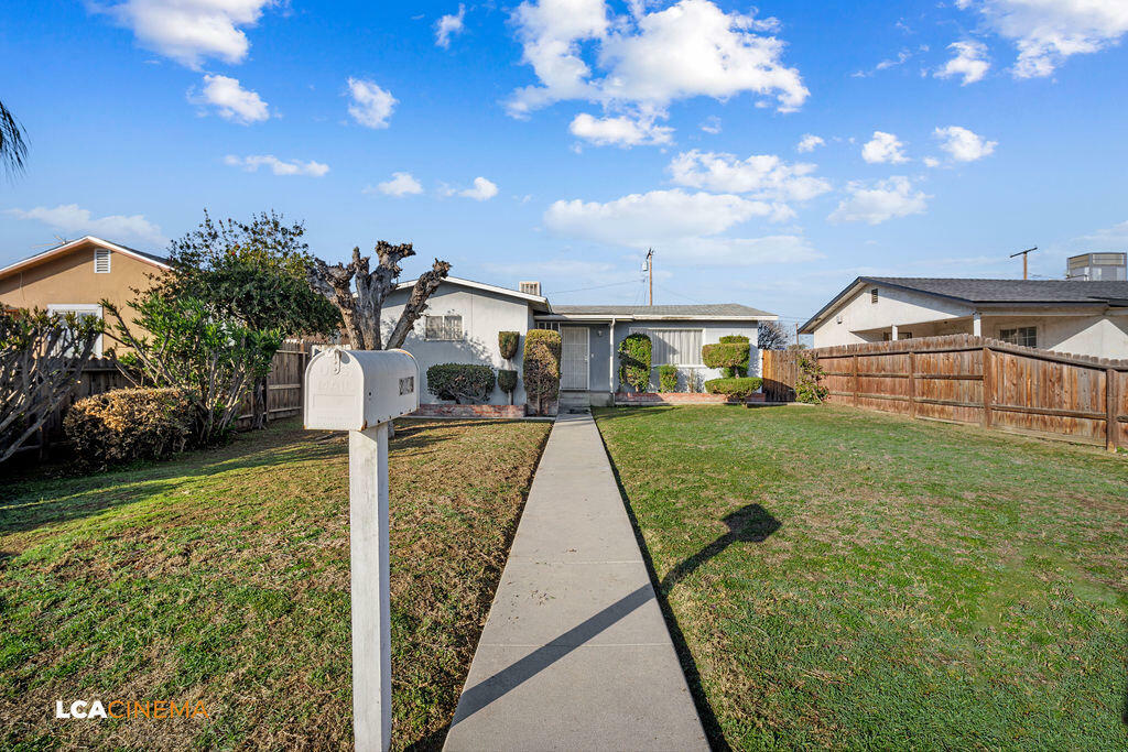 Property Photo:  2309 Thomas Way  CA 93215 