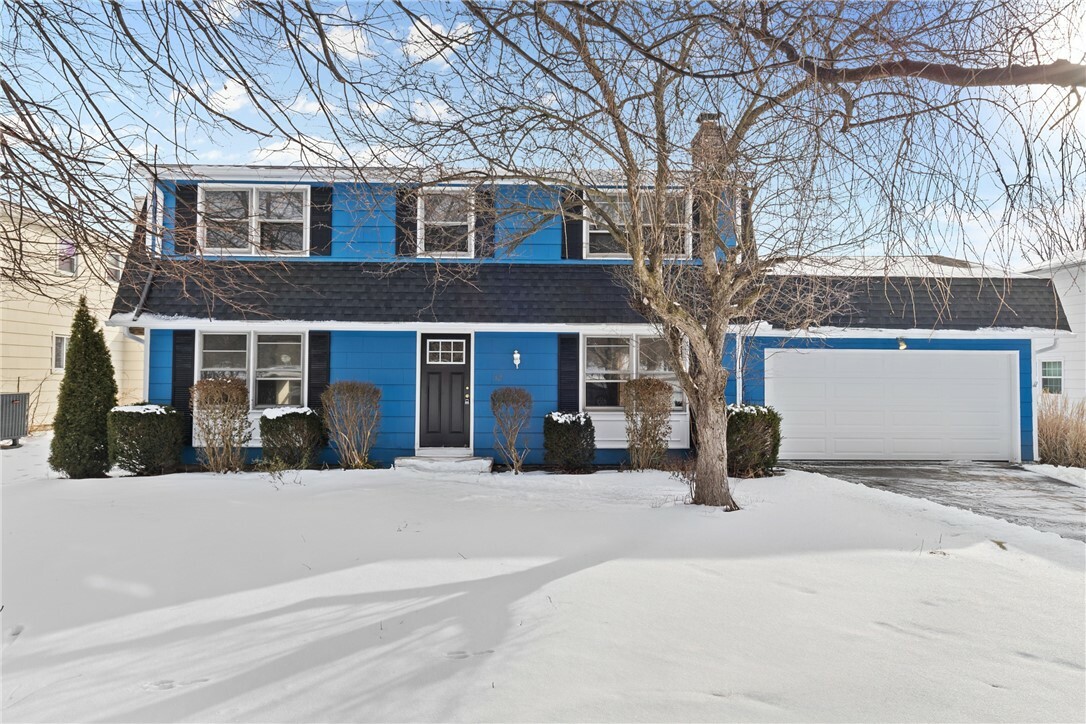 Property Photo: 32 Otterden Lane NY 14450