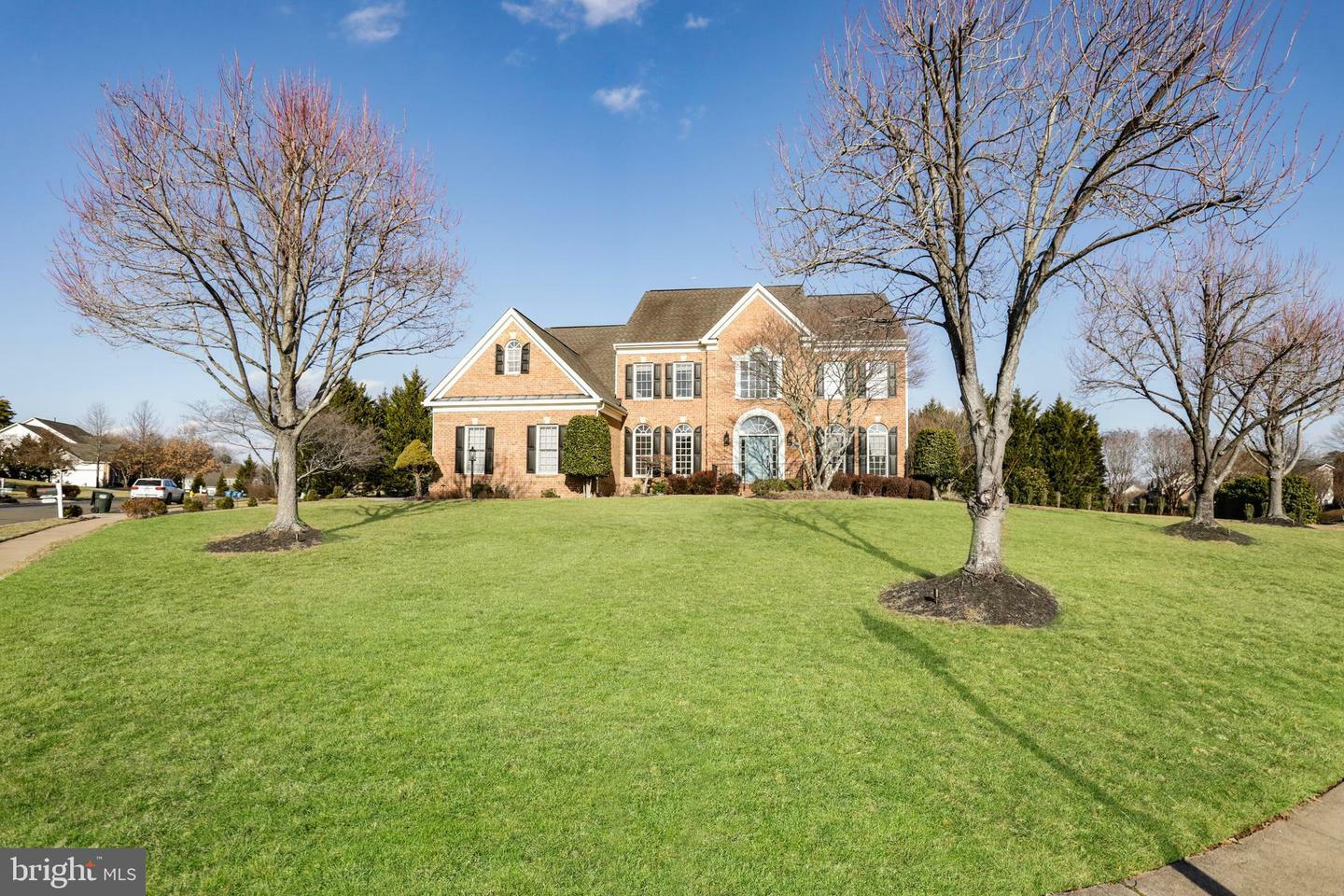 Property Photo:  5557 Roan Chapel Drive  VA 20169 