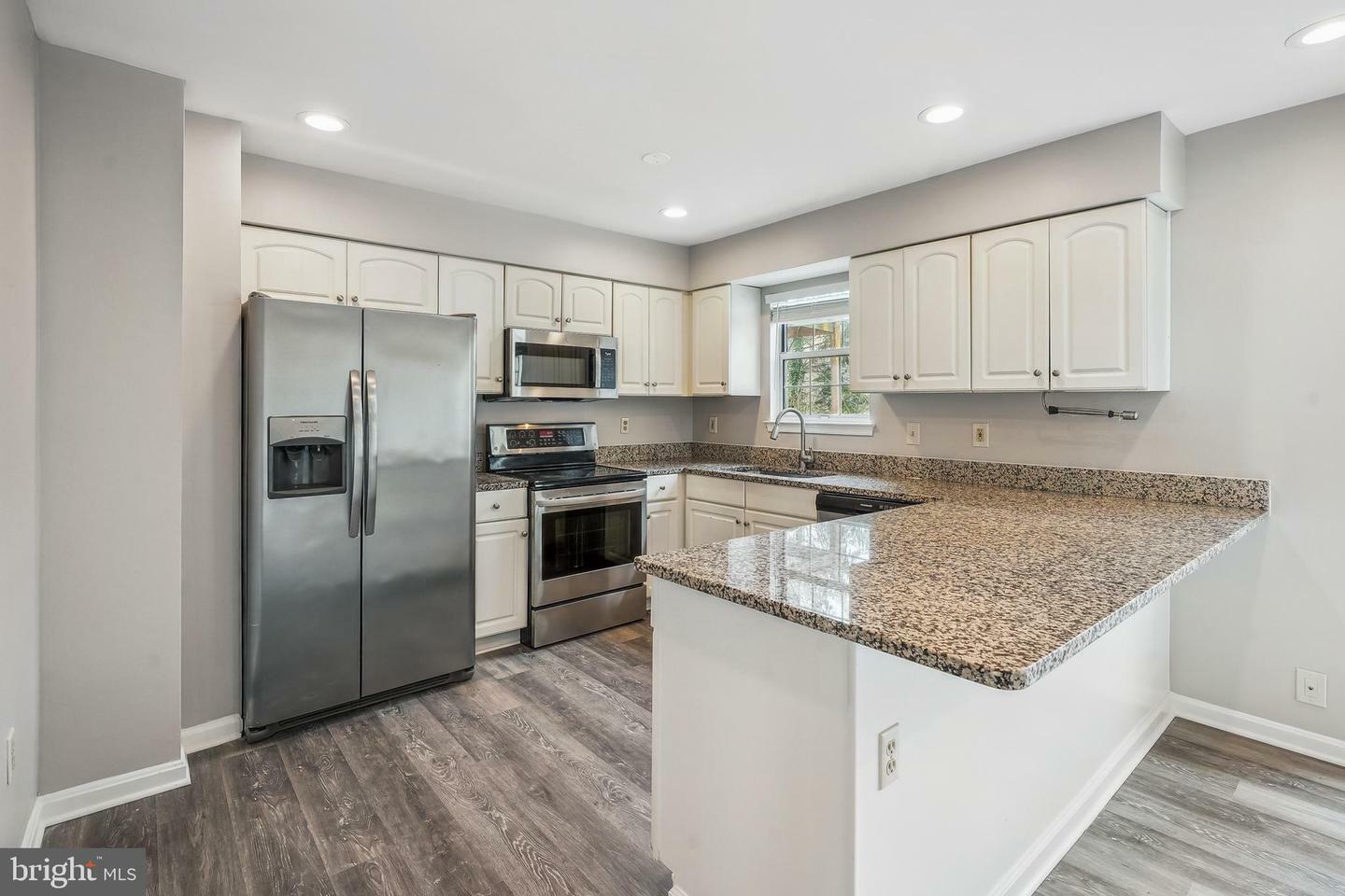 Property Photo: 15062 Ardmore Loop VA 22193