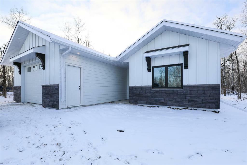 60 Creekside Way Northwest  Altona MB R0G 0B1 photo