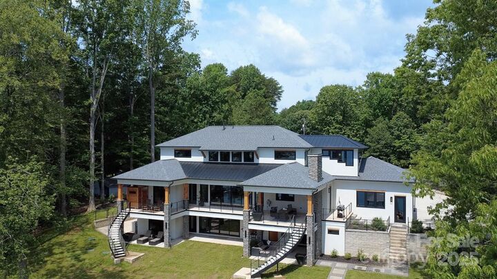 Property Photo:  180 Willow Point Road  NC 28166 