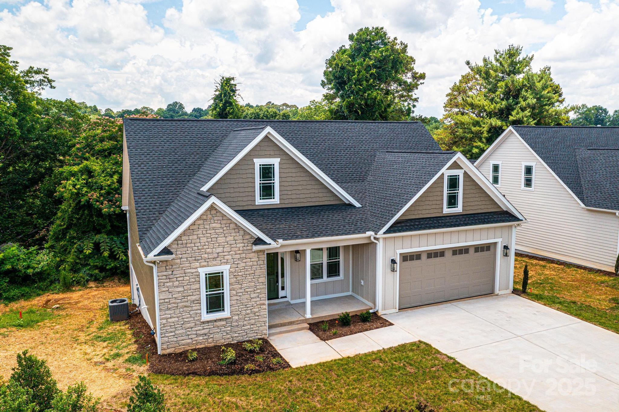 Property Photo: 2109 6th Street NW 4 NC 28601