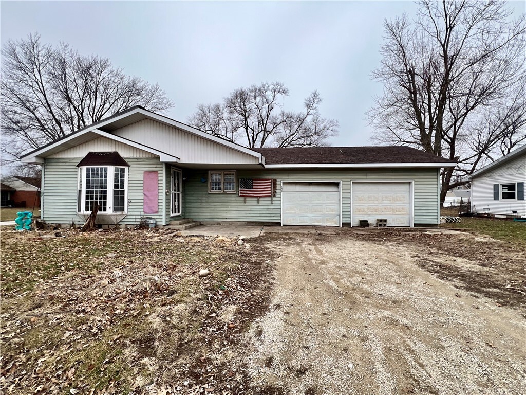 Property Photo: 309 Park Street IL 62534