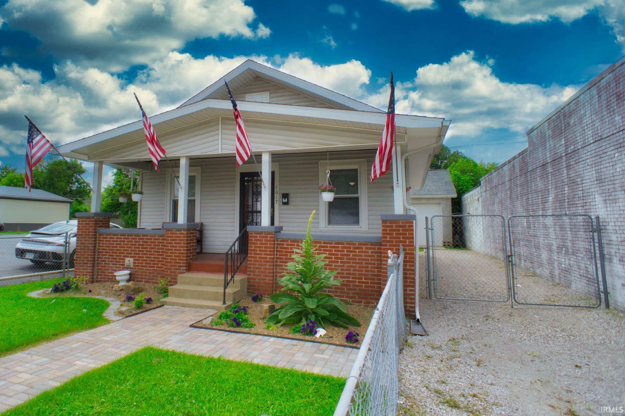 Property Photo:  1617 S Kentucky Avenue  IN 47714 